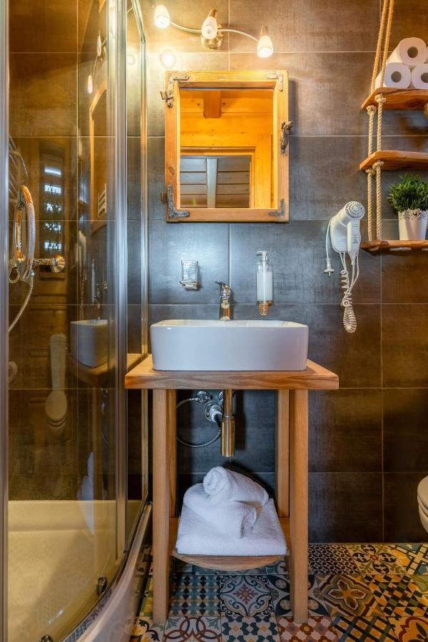 Domki Widokowe Wooden Luxury Chalet & Jacuzzi Зомб Экстерьер фото